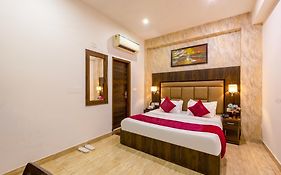 Hotel Kiara - Near Delhi Airport